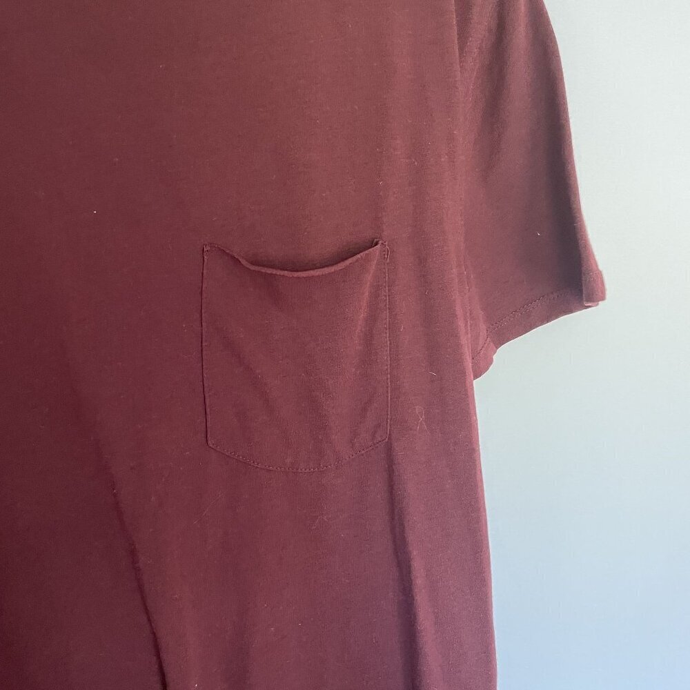Essentials sz s red short sleeved t-shirt pocket summer top casual comfortable - Picture 3 of 7